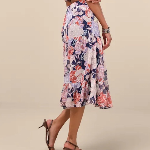 Lulu's | Floating Through Flowers Tiered Midi Skirt | Sz S - Picture 3 of 10